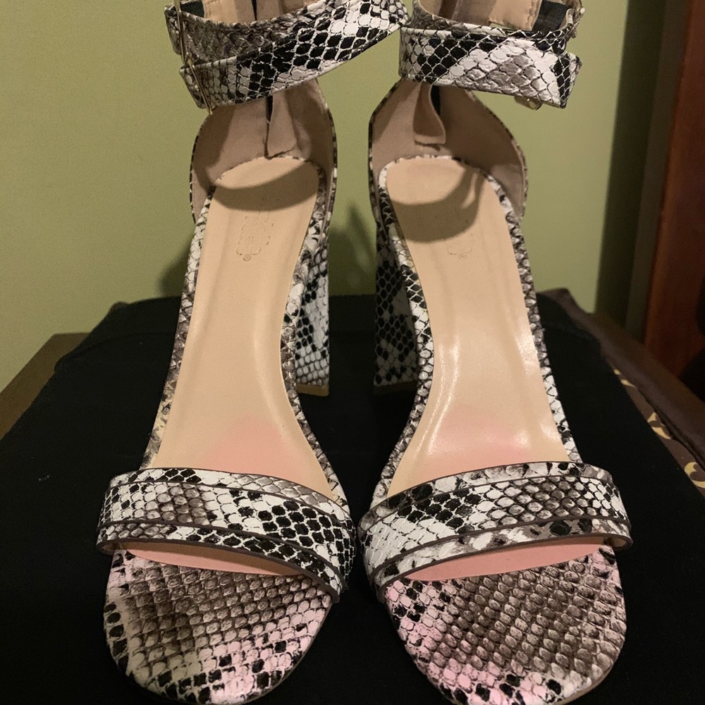 Heels shoes